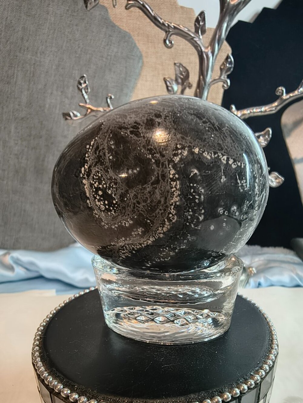 Hecho Mexico Black and White Stone Egg